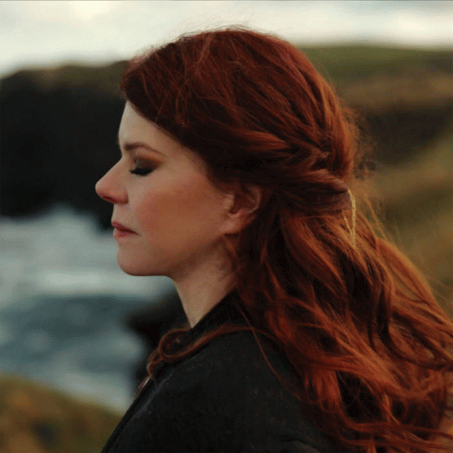 Aeronwen : Ghostlight and Flame